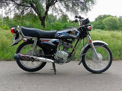 Black Honda 125 || Buy & Drive
