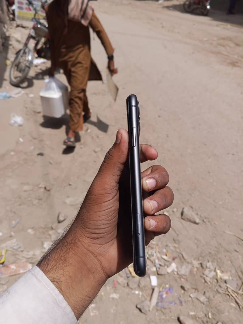 Apple iPhone 11 1