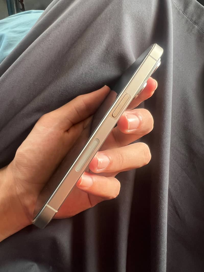 Apple iPhone 15 Pro 1