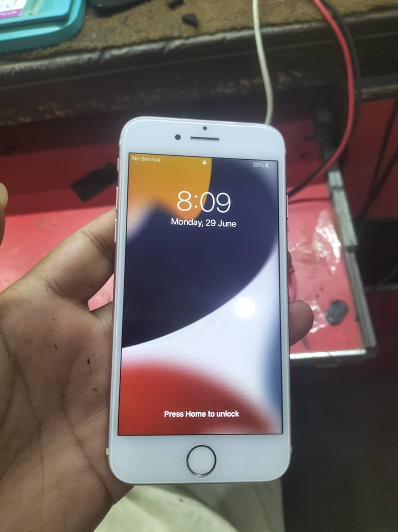 Apple iPhone 7 1