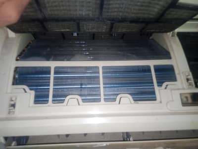 Haier 1 ton condition new gas stored 34000