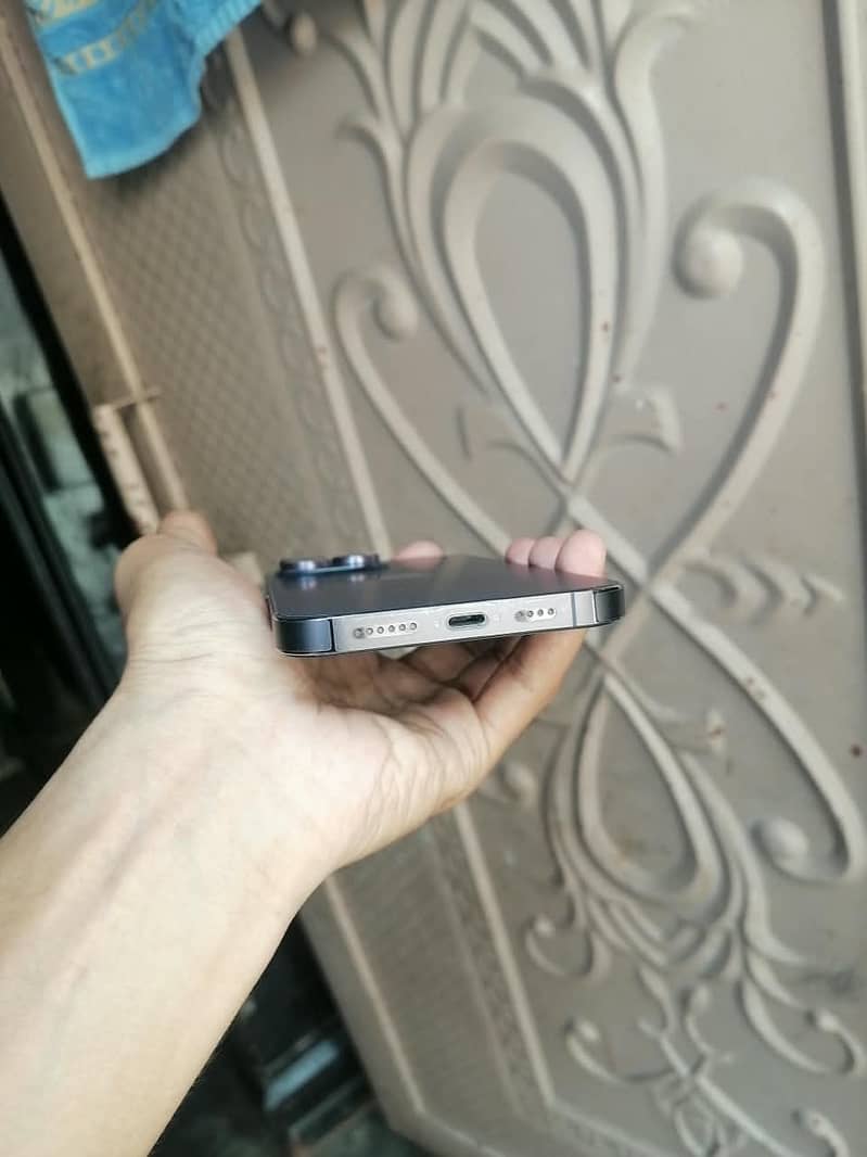 Apple iPhone 14 Pro Max 1