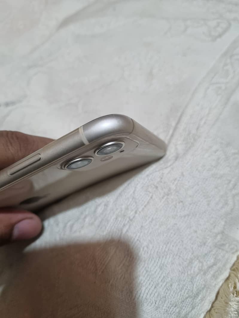 Apple iPhone 11 5