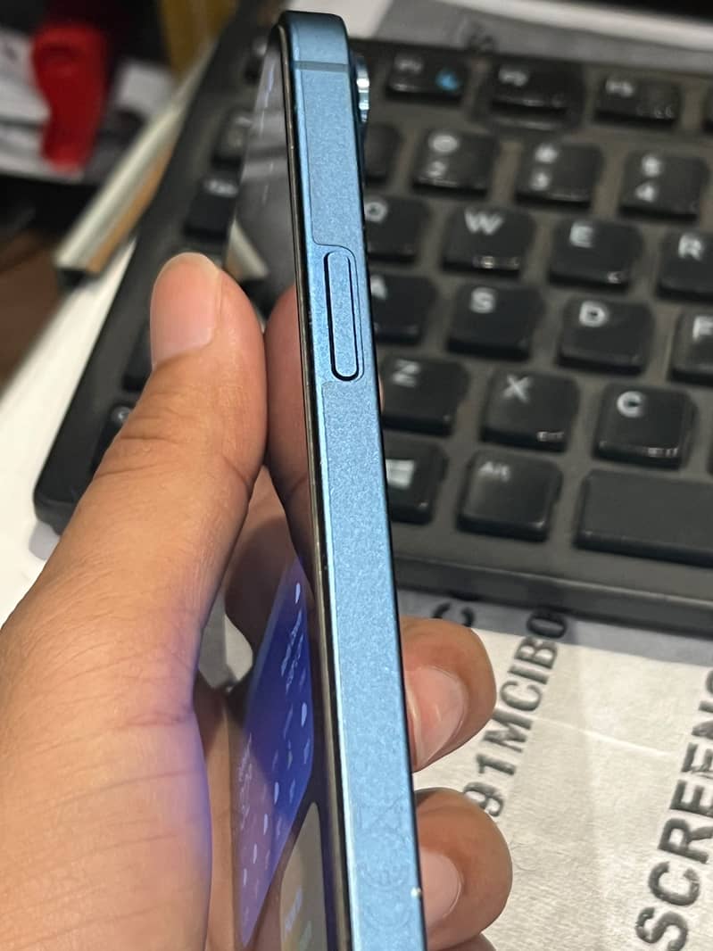 Apple iPhone 13 3
