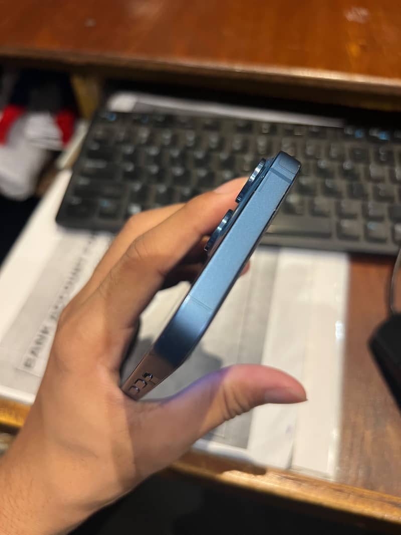 Apple iPhone 13 6