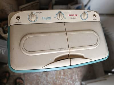 SINGER WASHING MACHINE URGENT SALE