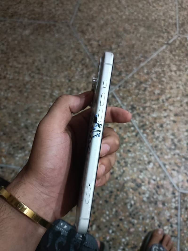 Apple iPhone 17 Pro Max 3