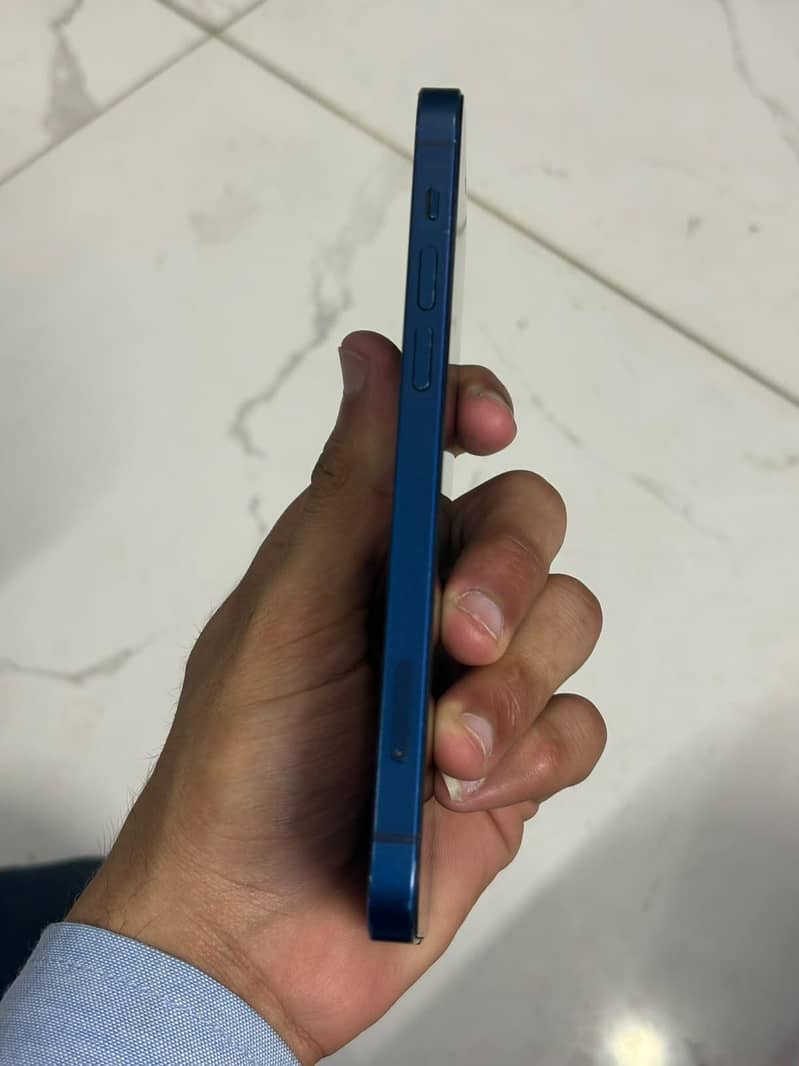 Apple iPhone 12 2