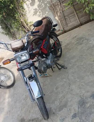 2024 model cd 70 showroom condition urgent sale Rawalpindi dha 2