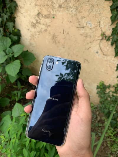 Sharp Aquos R2 august offer