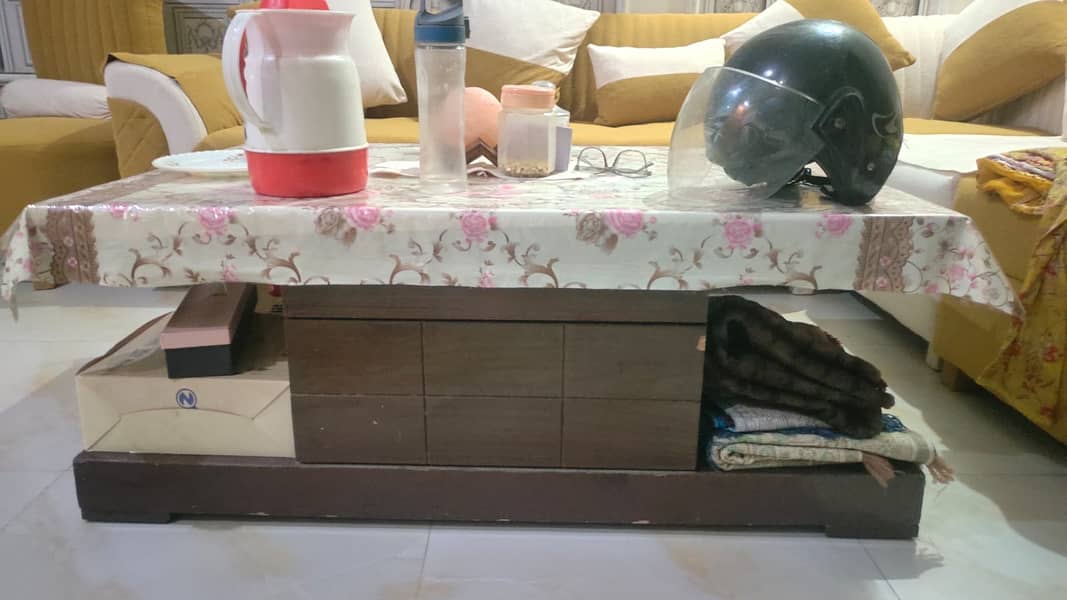 Center Table 0
