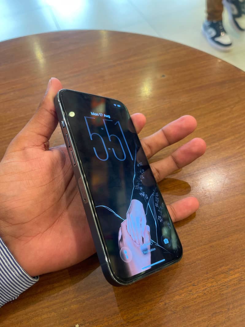 Apple iPhone 13 Pro 1