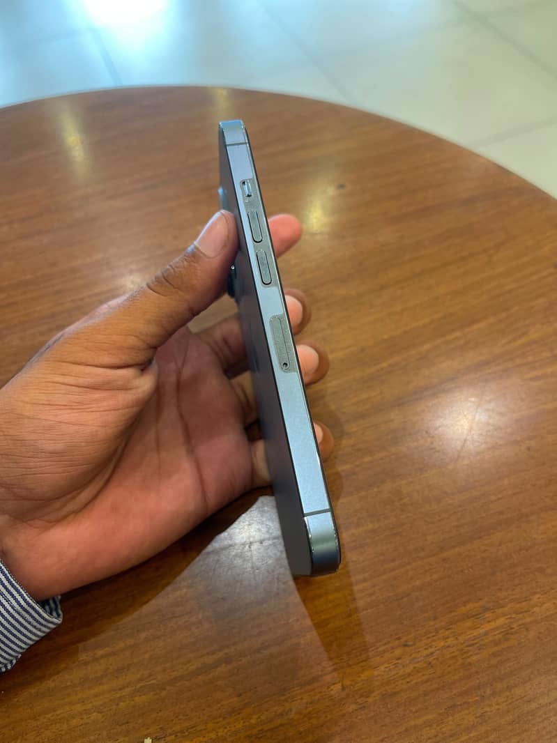 Apple iPhone 13 Pro 4