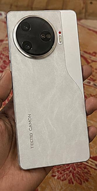 Tecno Camon 30 12/256GB | 5000mAh | 70W Charger | Excellent Condition