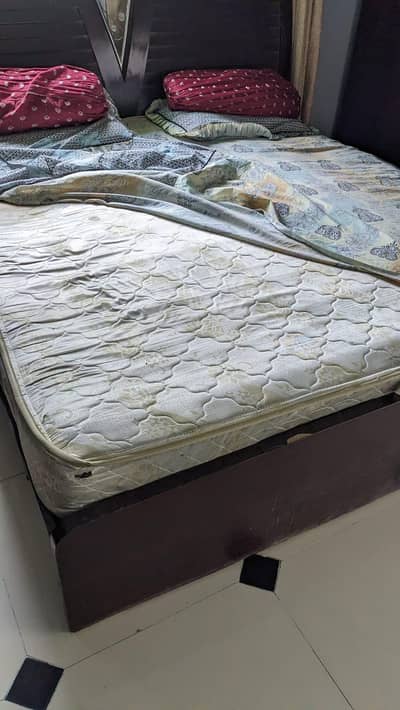selling my wooden bed with mattress