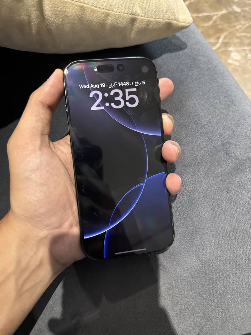 Apple iPhone 16 Pro 2