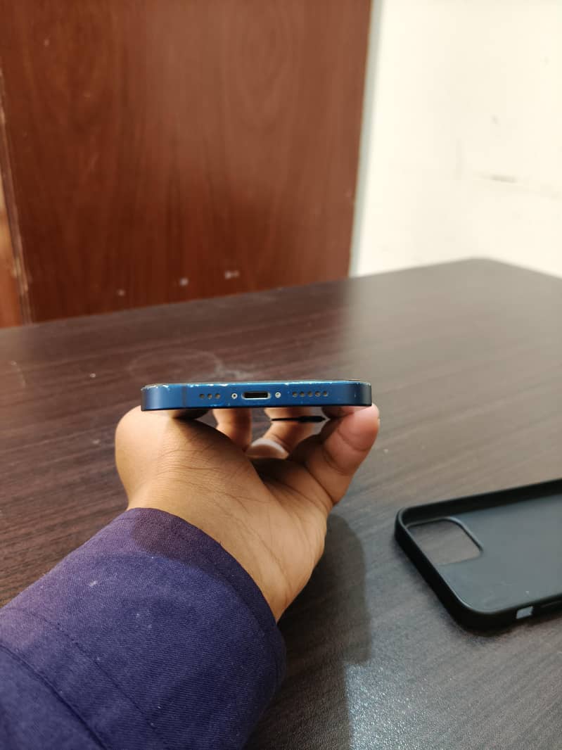 Apple iPhone 12 1