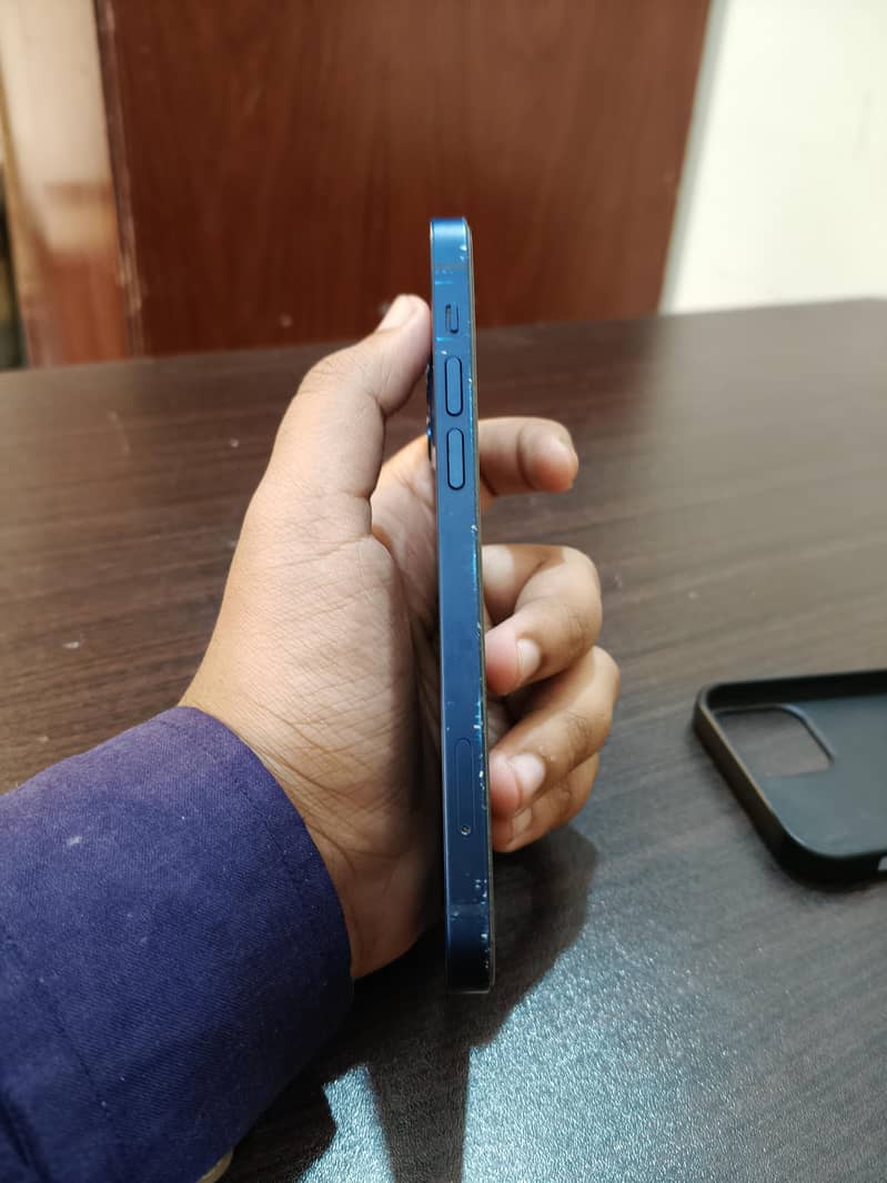 Apple iPhone 12 2