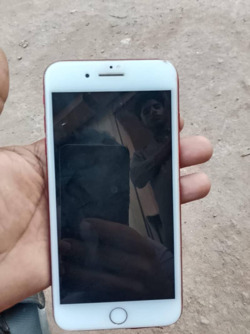 Apple iPhone 7 Plus 11
