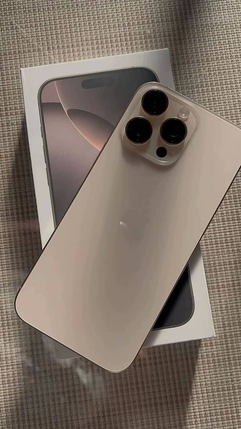Apple iPhone 16 Pro Max 0