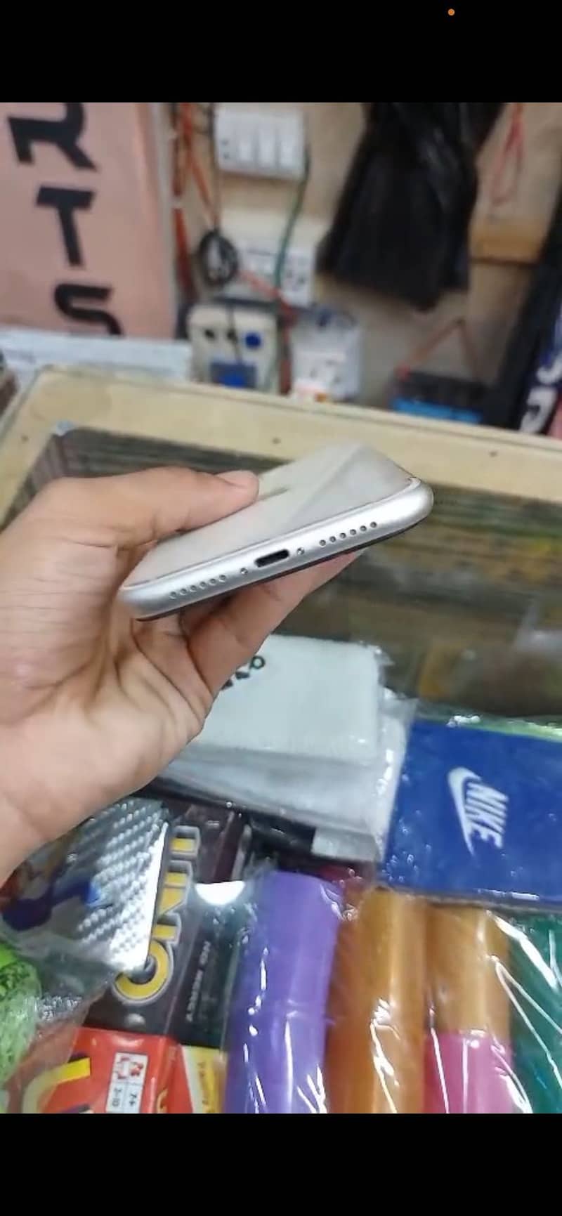 Apple iPhone 11 4