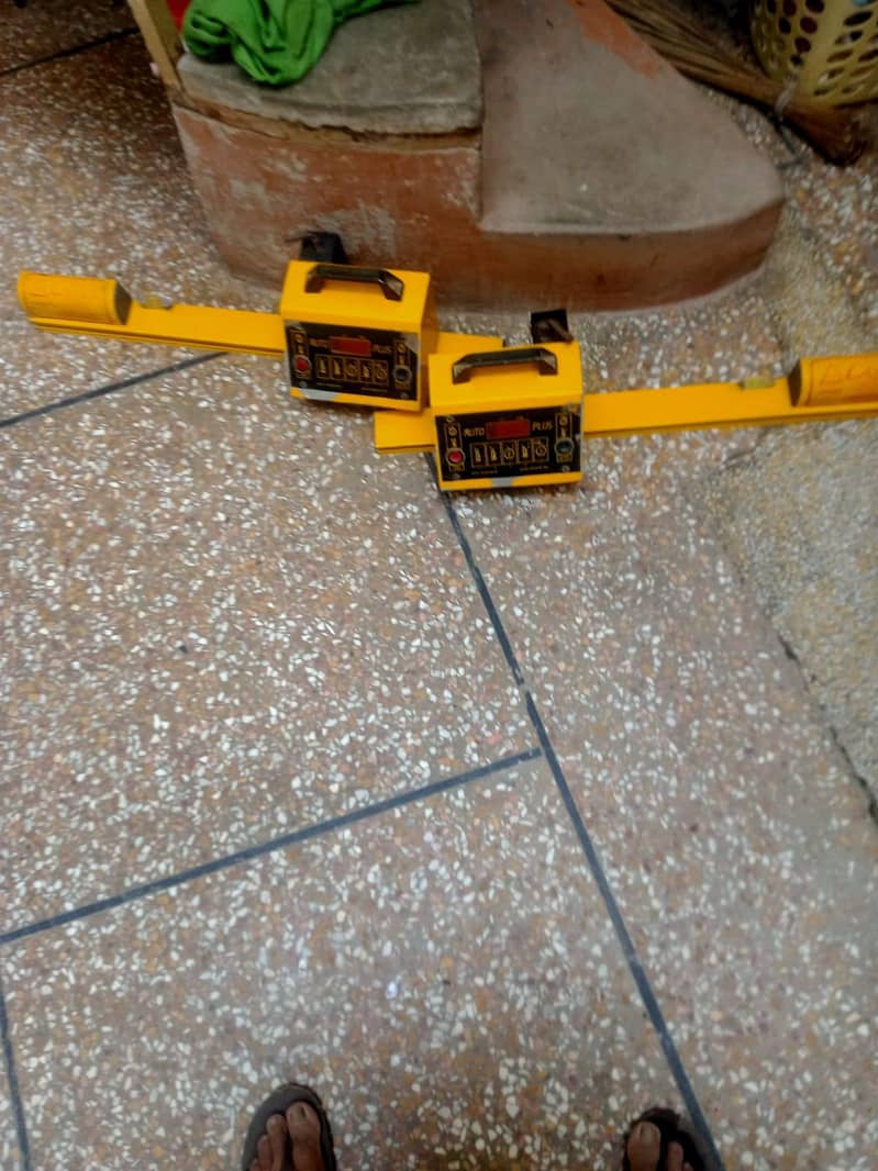 wheel allaienment machine 1