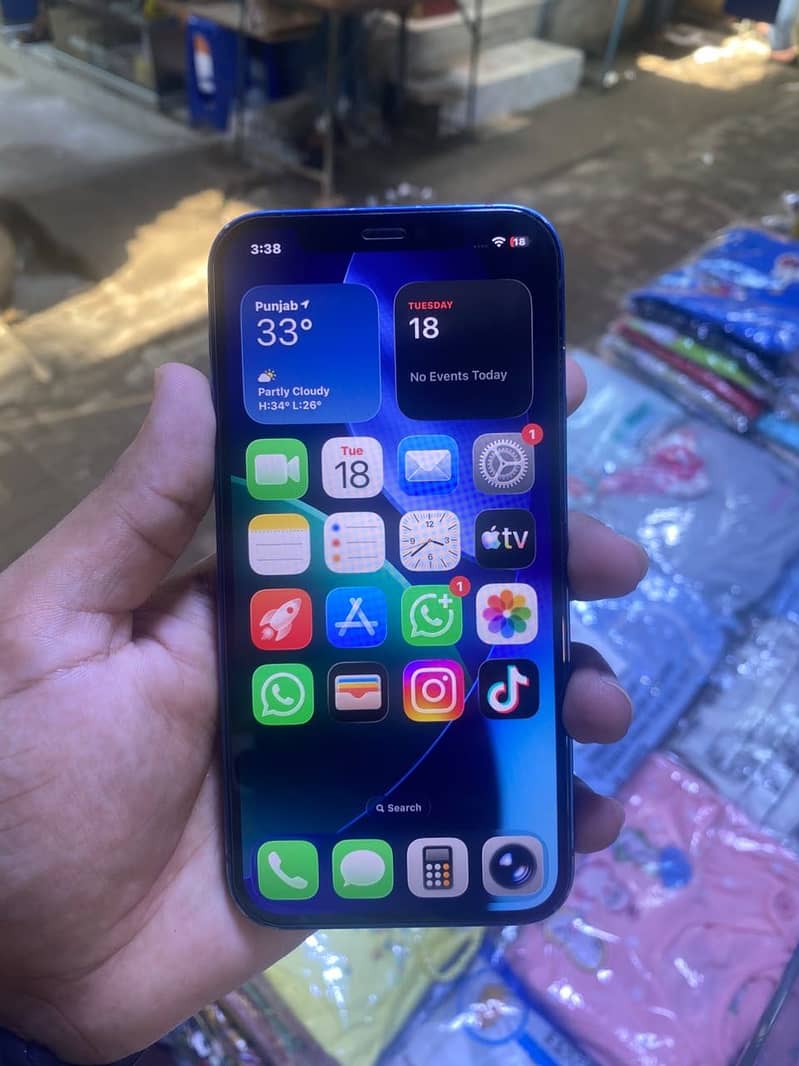 Apple iPhone 12 6