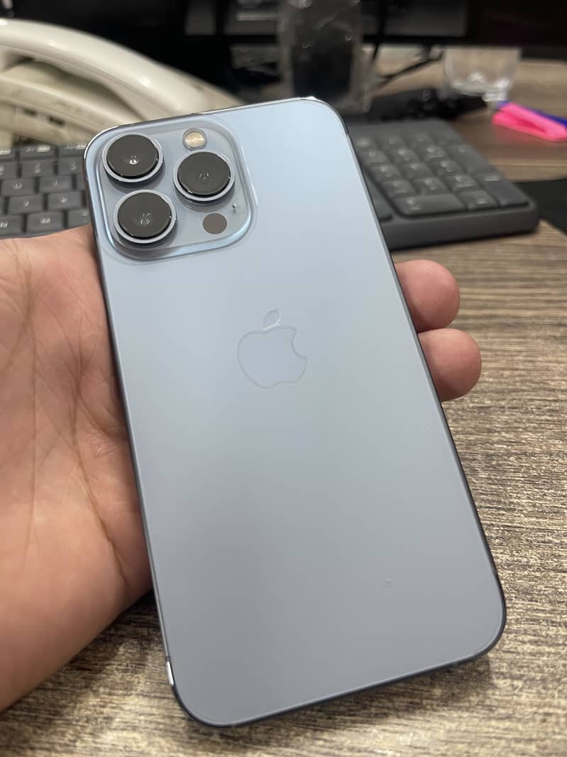 Apple iPhone 13 Pro 1
