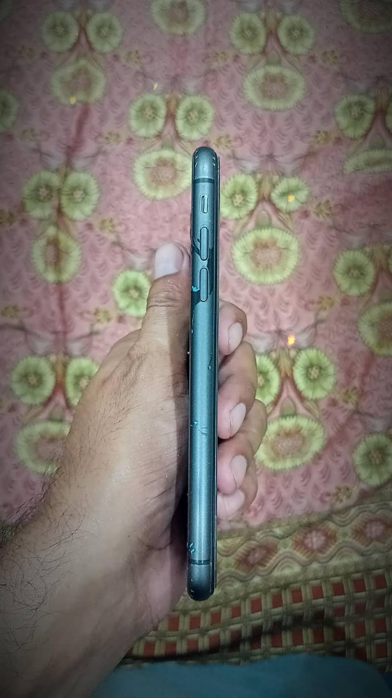 Apple iPhone 11 6