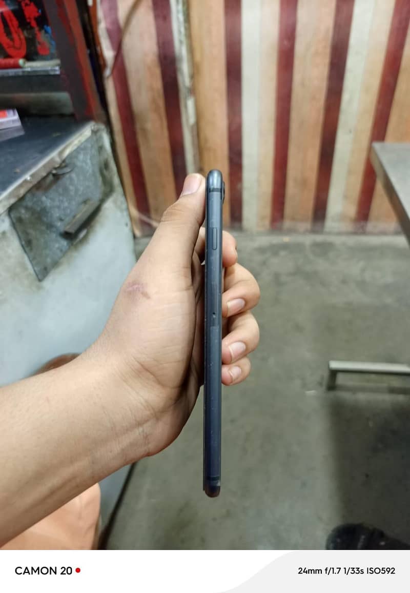 Apple iPhone 8 Plus 1