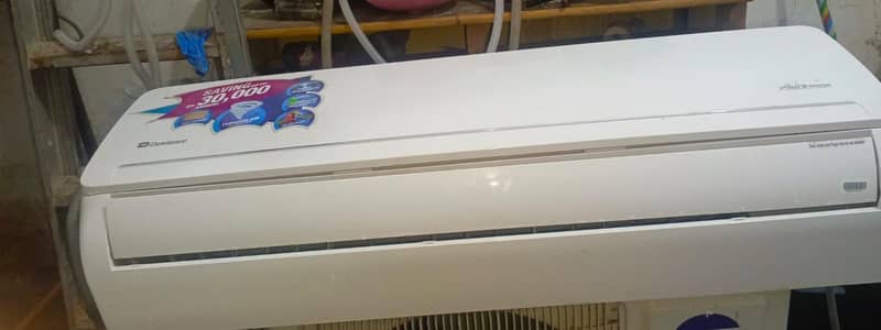 DC Inverter 1.5 ton dowlance AC for sale in good working condition