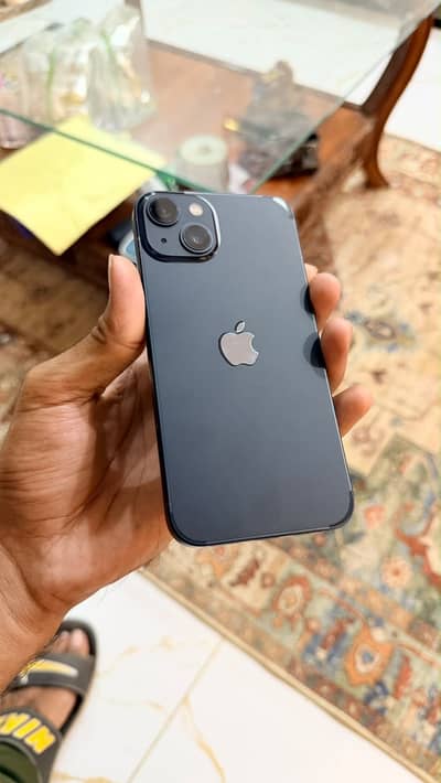 Apple iPhone 13