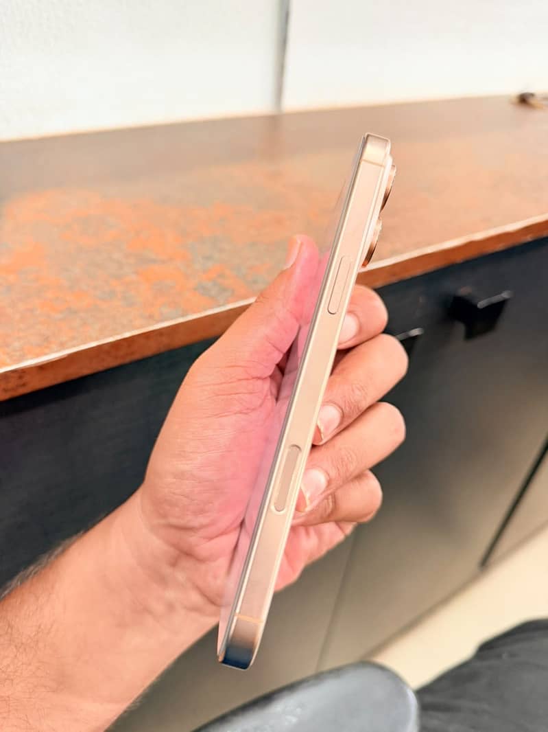 Apple iPhone 16 Pro Max Factory with box 0