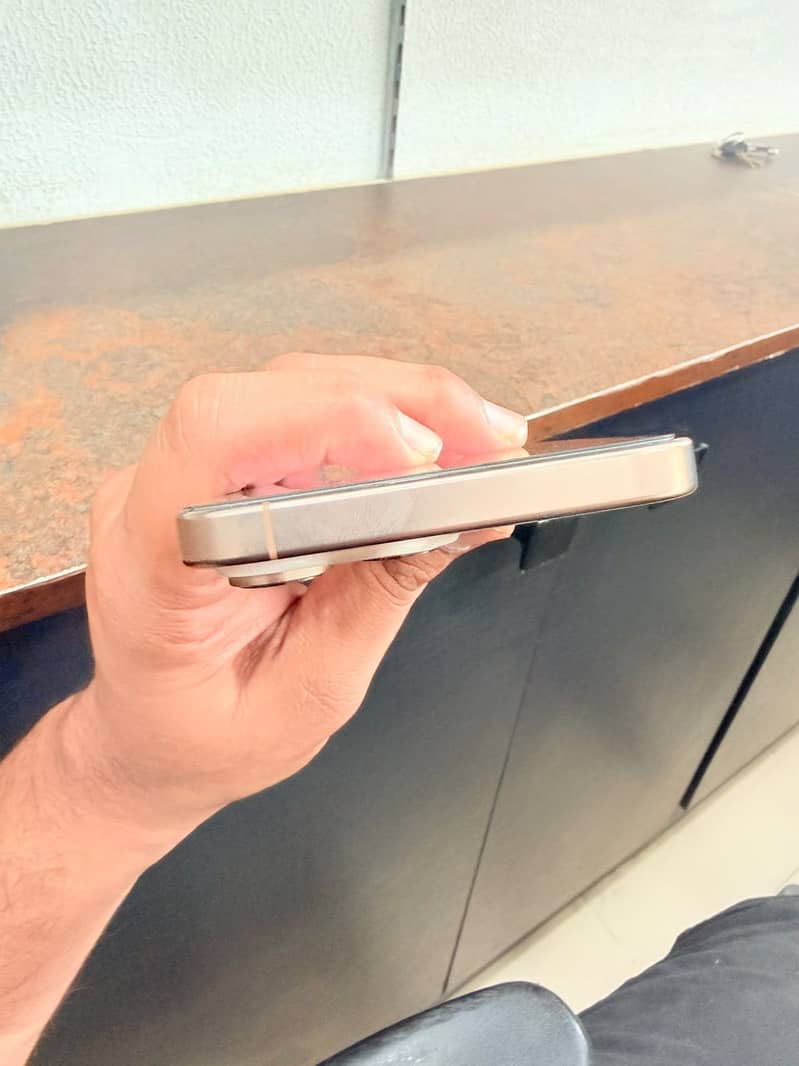 Apple iPhone 16 Pro Max Factory with box 3