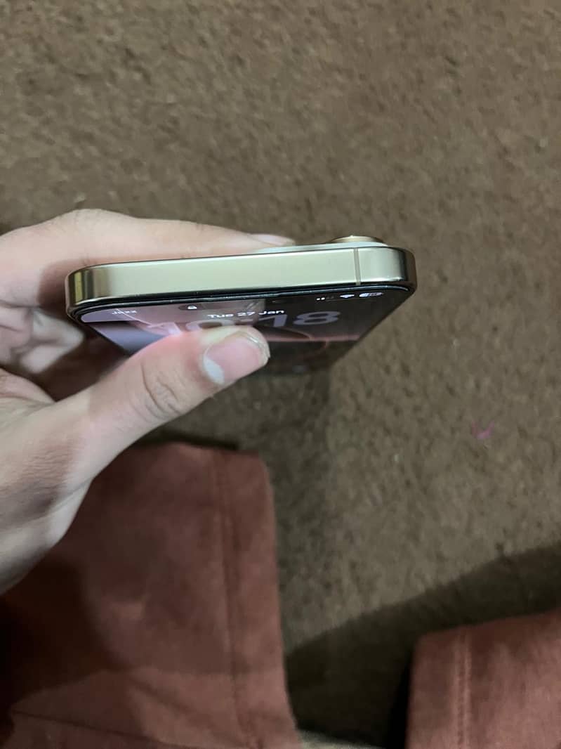 Apple iPhone 16 Pro Max 5