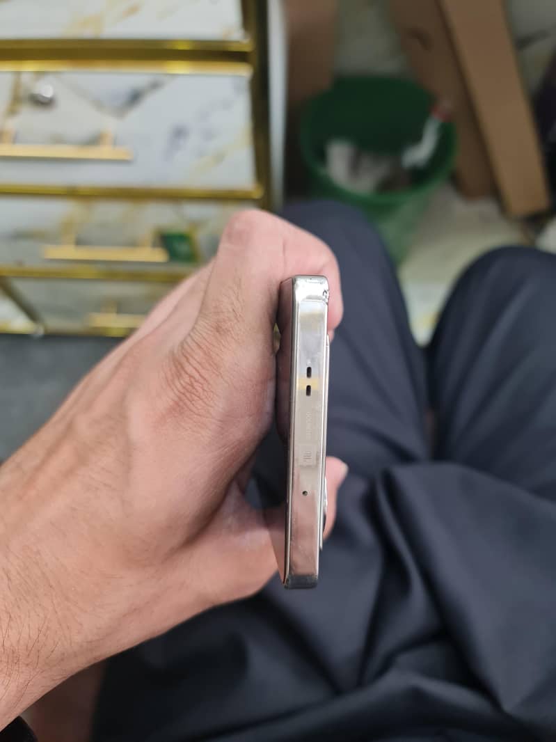 Infinix Note 40 4