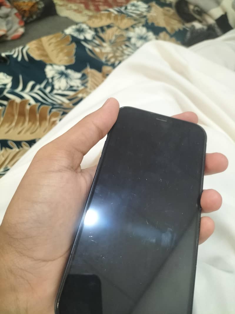 Apple iPhone 12 2