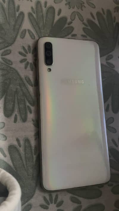 Samsung Mobile A70