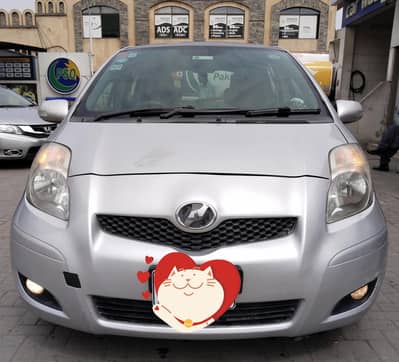 Toyota vitz 10/13