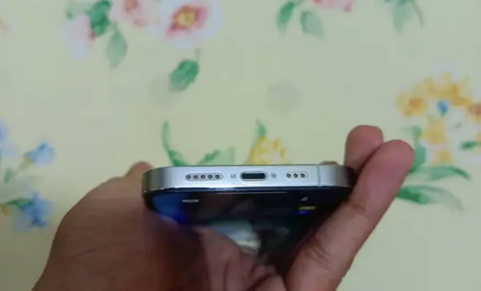 Apple iPhone 13 Pro 2