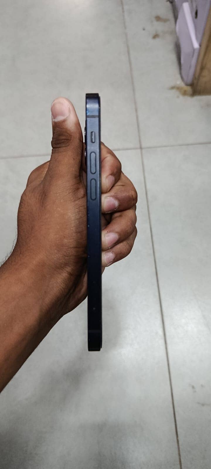 Apple iPhone 12 4