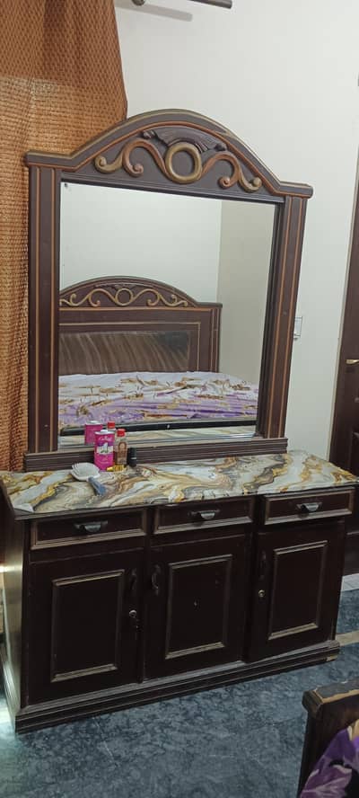 Used Bedroom Furniture Set – Bed, Dressing Table & 2 Side Tables