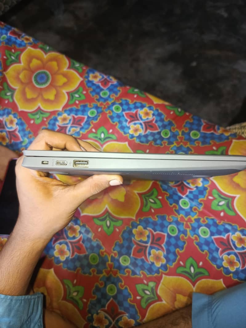 Chromebook 0