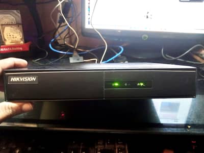 Hikvision DS-7104NI-Q1/M 4 Channel NVR