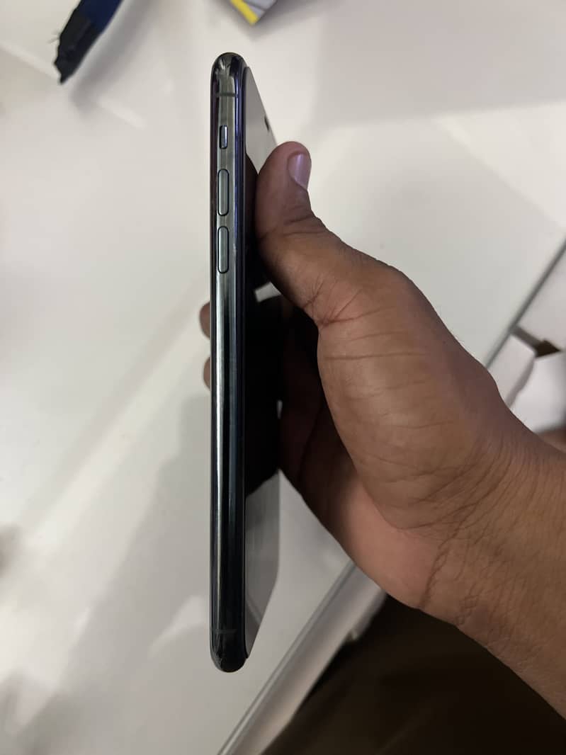Apple iPhone 11 Pro Max 1