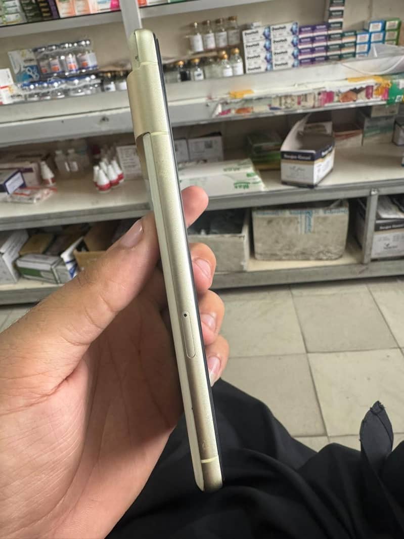 Google Pixel 7 4