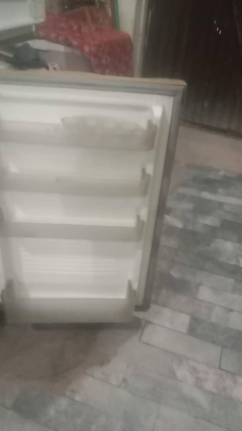 Refrigerator 1