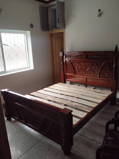 King Size Tale wood