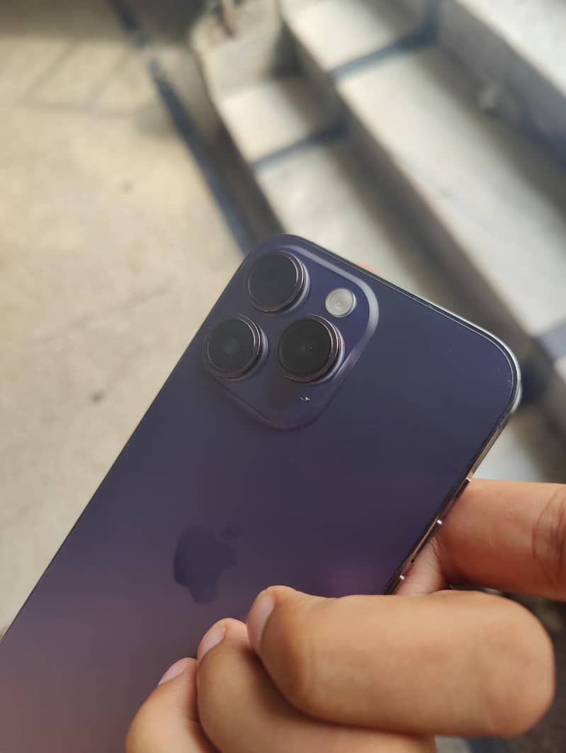 Apple iPhone 14 Pro Max 0
