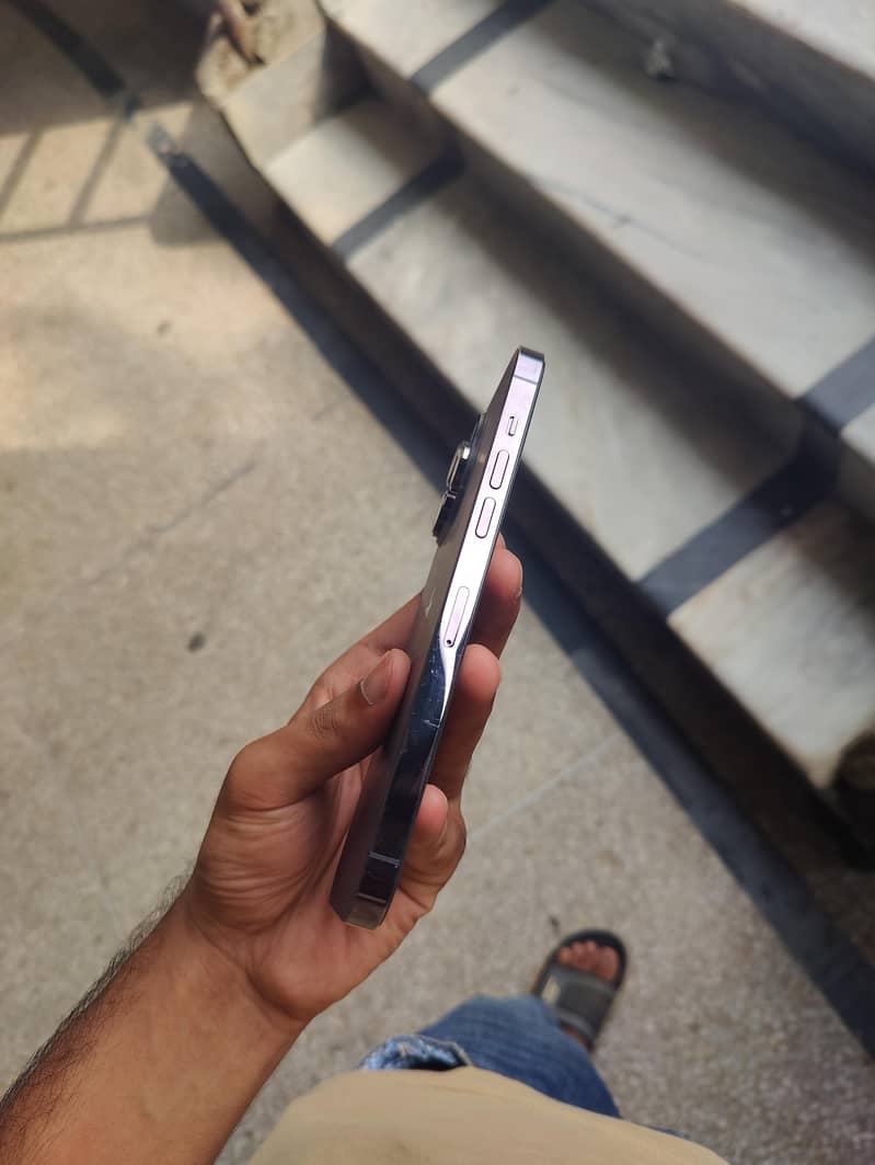 Apple iPhone 14 Pro Max 3